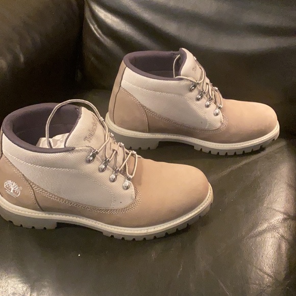Men’s Wild grey nubuck timberland boot. - Picture 4 of 9